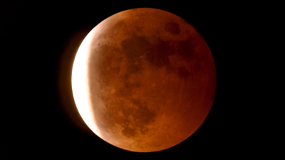 共賞&ldquo;紅月亮&rdquo;！青海多地昨夜上演月全食