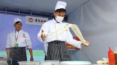 拉面技藝哪家強(qiáng)？來(lái)看青海化隆的這場(chǎng)比拼！